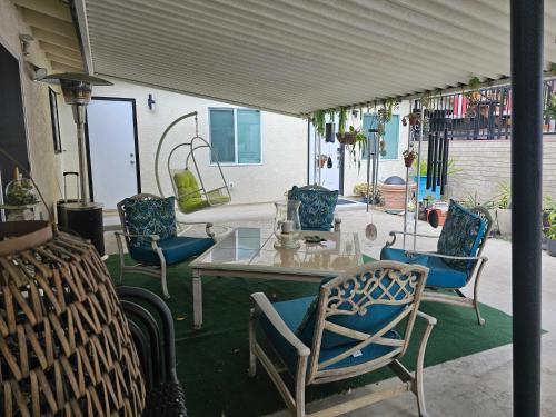 Beautiful new construction 1br with full size appliances centrally located in La Mesa