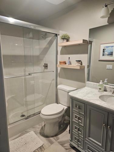 Beautiful new construction 1br with full size appliances centrally located in La Mesa
