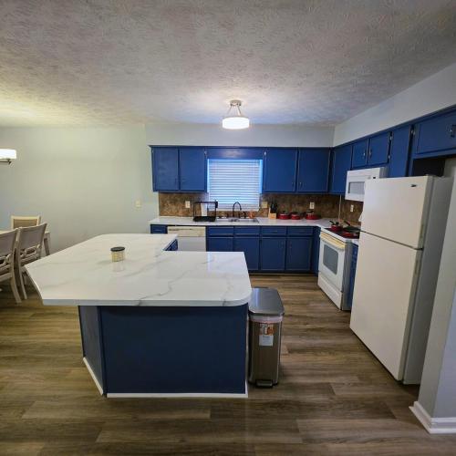 Bear Creek Bungalow - image 6