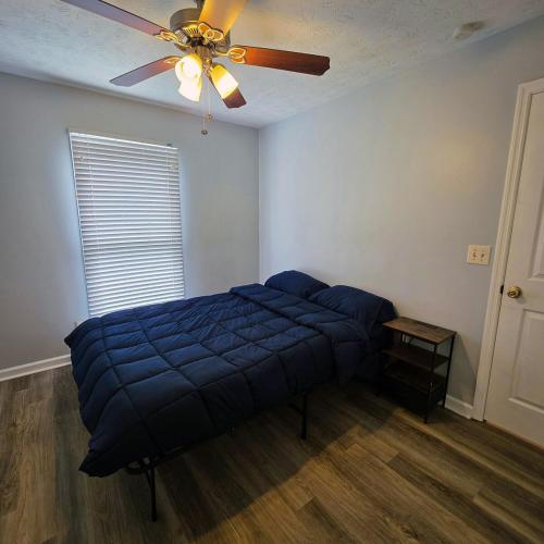 Bear Creek Bungalow - image 7
