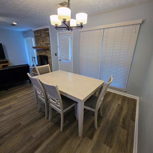 Bear Creek Bungalow in Windsor Park