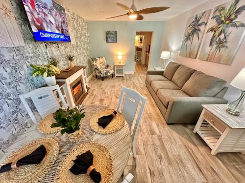 Malibu Resort Motel Room Type - One-Bedroom Suite