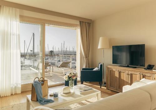 2 bedrooms, 3 beds