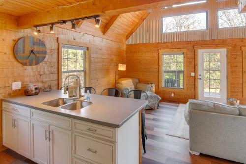 Hike and Unwind, Peaceful Wooded Retreat in Newport in Parrottsville (TN)