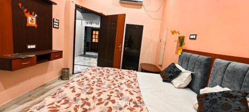 Rudraksh Kashi inn guest house - Varanasi Rudraksh Kashi inn guest house - Varanasi
