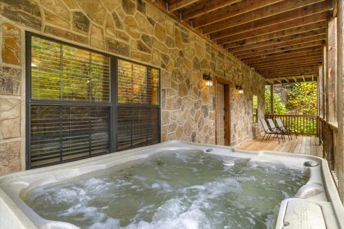 Natures Paradise Cozy 4BR, Forest Views, Games in Sevierville, USA