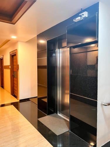 Shri Amman Residency in Dharapurama