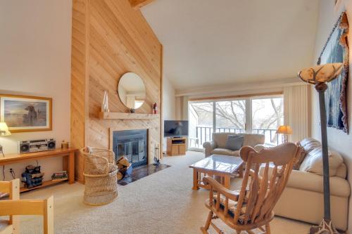 Bellaire Townhome on Summit Mtn with 2 Balconies! in Bellaire, USA