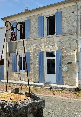 CHARMANTE MAISON 1900 classée 3 étoiles avec terrasse vue sur les toits - Location saisonnière - Saint-Georges-d'Oléron