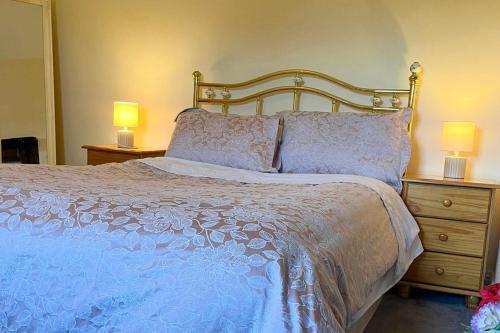 Family-Near Airport-Sleeps 7-Bbq-Parking-Pet