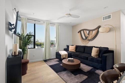 Near Beach & Airport with King Bed & EV Charger – khách sạn tại Roseville-Fleet Ridge