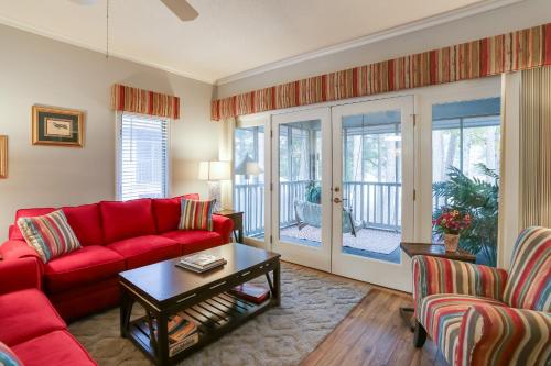 Myrtle Beach Condo in Tidewater with Pool and Golf! in North Myrtle Beach, USA