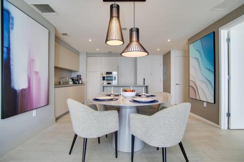 Luxe Hollywood Condo with Upscale Amenities! - image 36