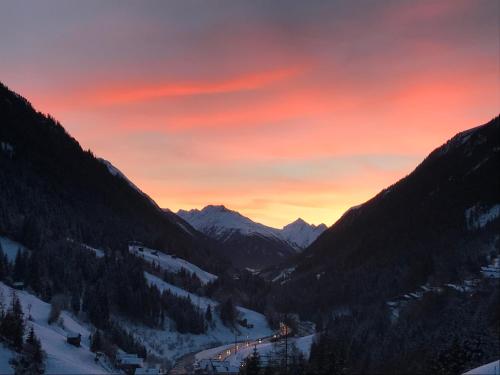 Kilátás, Luxurious 3 bed, 3 bath Apmt w Pool in Kappl