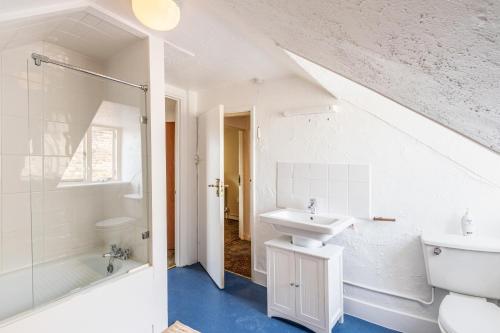 Hubert House - image 5