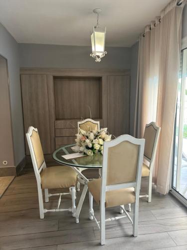 Penthouse royale avec piscine privé (Penthouse royale avec piscine prive) in แกมมาร์ท