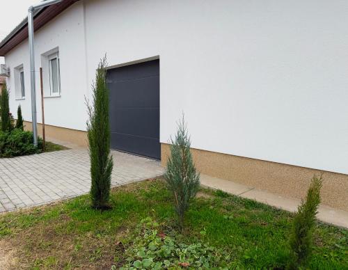 Exterior view, Eva Pihenohaz Tiszafoldvar in Gyomaendrod
