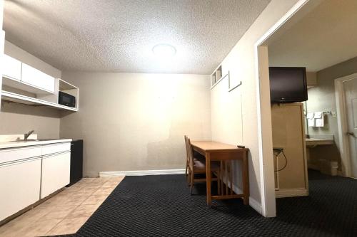 廚房, Homegate Studios & Suites San Antonio Medical Center I-10 in 巴爾肯斯高地