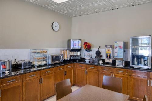 Best Western Hendersonville Inn - image 11