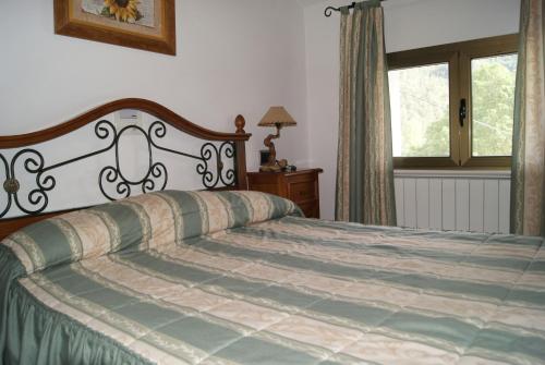 2 bedrooms, 5 beds