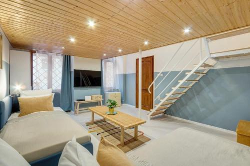 Super Central - Quiet and Cozy - image 7
