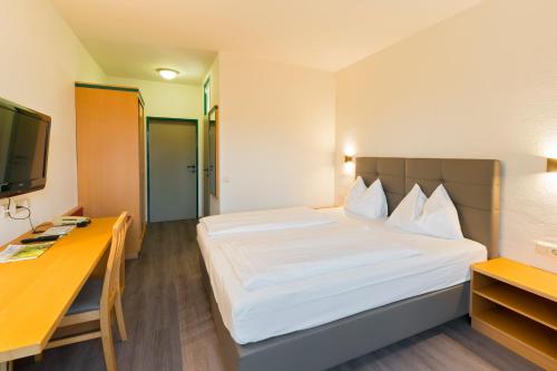 1 queen bed