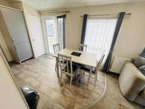 Faciliteter, 2 Bedroom Caravan FE12, Fairway, Sandown, Dog Friendly in Södra Sandown