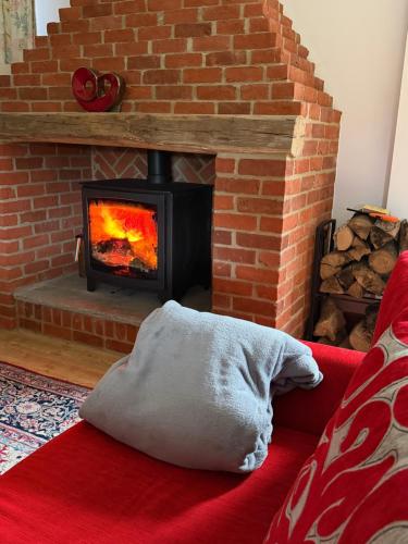 2 Bed Rural Retreat in Dorset Includes a private Hot Tub and cosy wood burner
