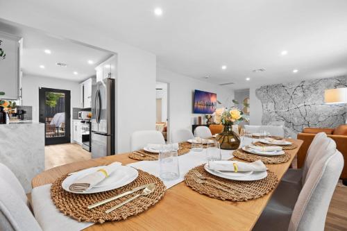 New! Hot Tubpoolfire Pit10 Mins To Beach in Clairemont Mesa East