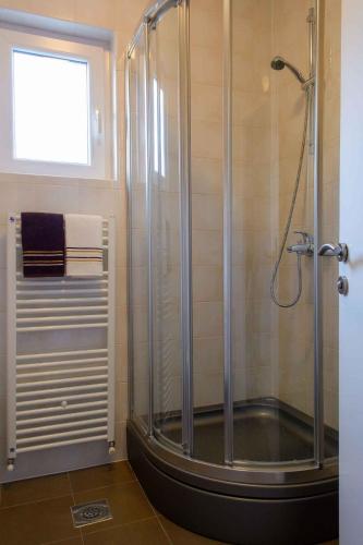 Two-Bedroom Apartment in Okrug Gornji II - main image