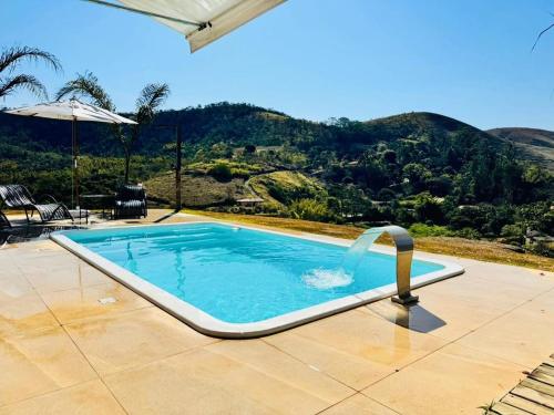 Casa Quintal Sebollas - Paraíba do Sul (Casa Quintal Sebollas - Paraiba do Sul) in Barra Mansa