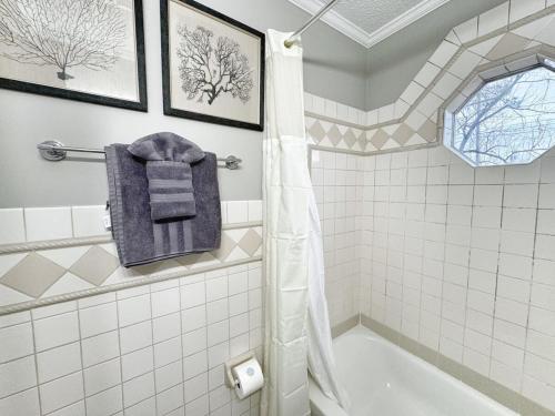 Stylish 2BR in Decatur - Big Deck - Pets OK - Fire Pit in Decatur