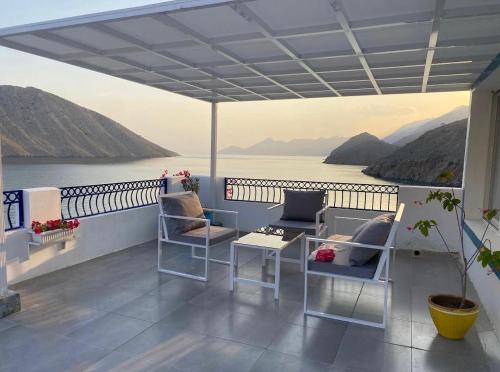 Luxury Ocean View Room in Zighy Bay