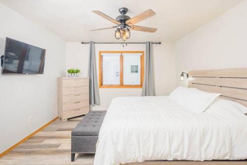 East Side 3 Br 2 full bath King Bed in Kimberly (WI)