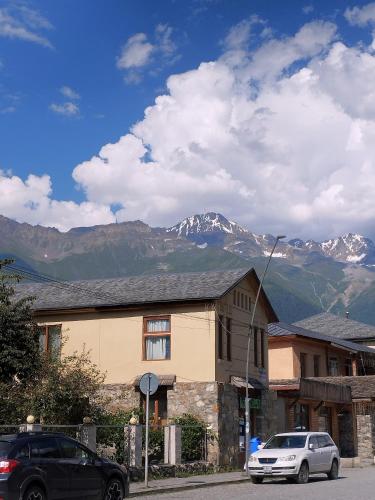 Eka&Nino GuestHouse - Mestia