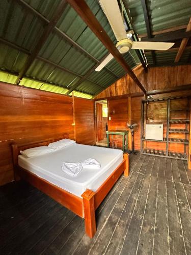 1 double bed, 2 bunk beds