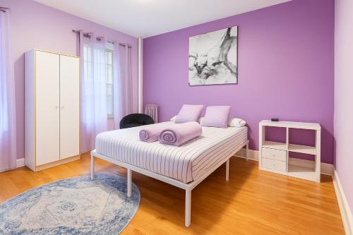 Lavender style Room in Geusthouse, New York