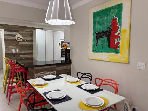Apartamento completo, 200mts da praia de Pitangueiras – khách sạn tại Pitangueiras