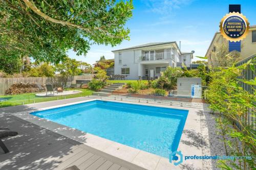 Sea La Vie - Pet Friendly with Fireplace and Swimming Pool & Spa