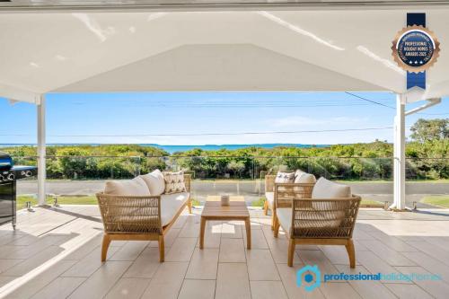 Callala Beach Walk - Beachfront with Fireplace – khách sạn tại Callala Beach