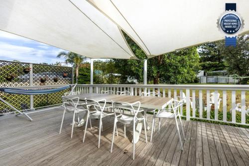 Mar-Lins - Pet Friendly - 2 Mins Walk to Beach – khách sạn tại Callala Beach