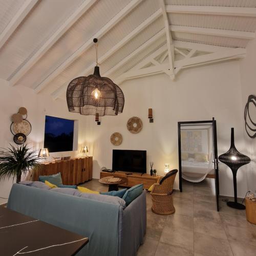 ห้องส่วนกลางสำหรับนั่งเล่น/ดูทีวี, Villa MiLouMa in เบราร์ด