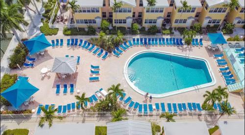 泳池, Welcoming 2-bedroom condo with bonus room! in 印度海岸