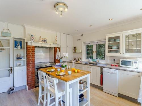 Faciliteter, 4 Bed in Bembridge IC070 in Brading