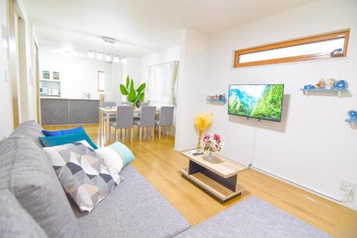 BELLA HOUSE 3minutes walk from the station FREE PARKING