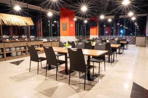 บราเดอร์ อินน์ (Brothers Inn) in เซเรงัน