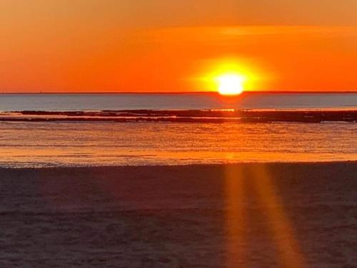 Loft 4 pers centre Châtelaillon-Plage, à deux pas de la mer et du Casino, Wi-Fi inclus - FR-1-706-26 (Loft 4 pers centre Chatelaillon-Plage, a deux pas de la mer et du Casino, Wi-Fi inclus - FR-1-706-26) in Chatelaillon-Plage