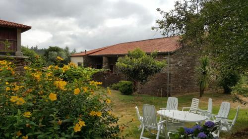 Dārzs, A Pena de Augasantas in Oca De Abaixo