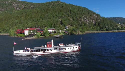 Revsnes Hotel - image 3