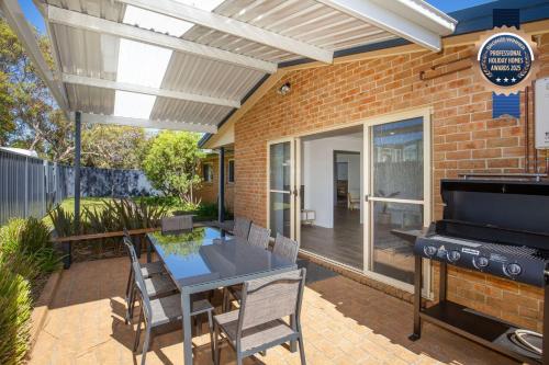 Coastal Capers - Pet Friendly - 10 Mins Walk to Beach